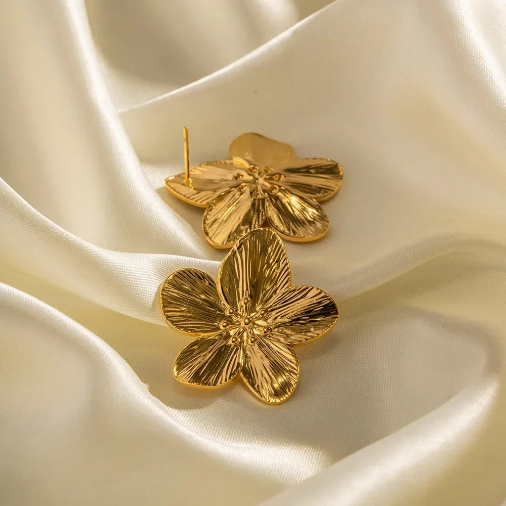 Coco & Verde Champa De Fluer Earrings