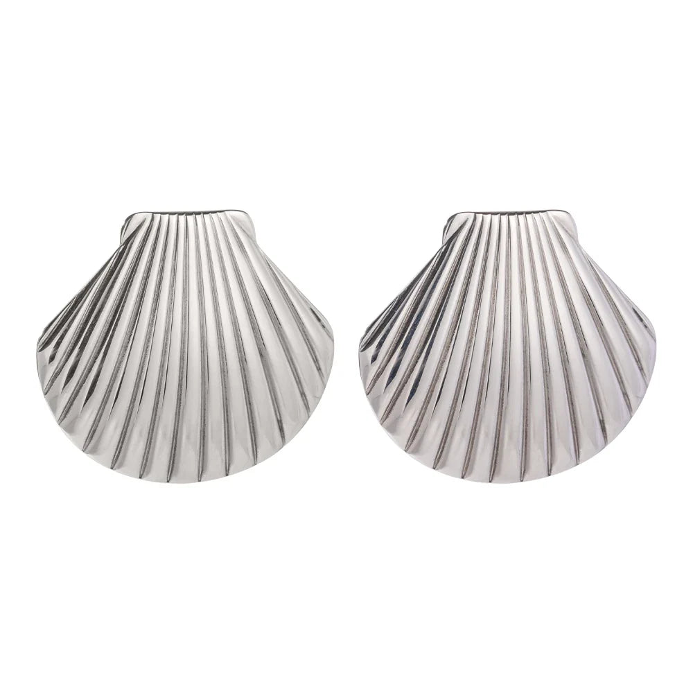 Coco & Verde Seashell Earrings