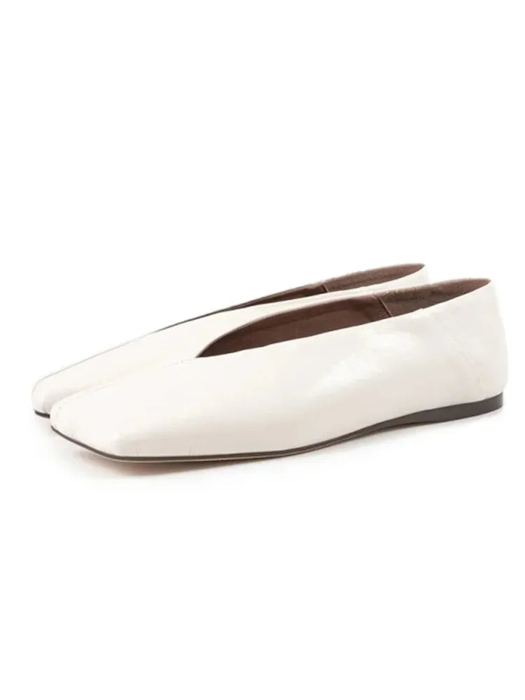 Moreno Italia Wide-Toe Ballet Flats